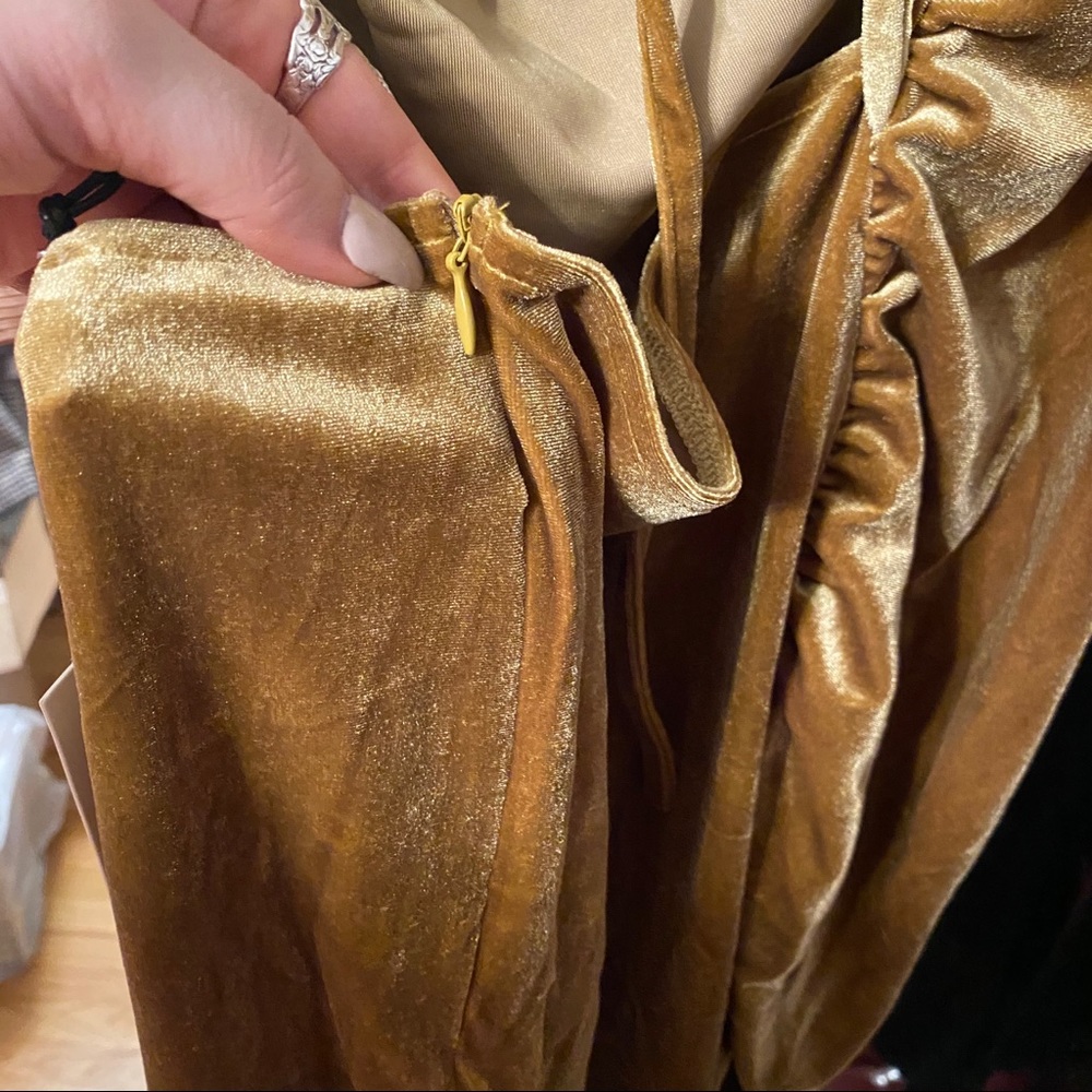 🚫🚫sold🚫🚫💛Mustard Velvet Dress - Picture 6 of 7